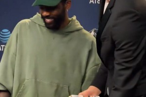 欧文出席弗拉格最佳新秀记者会 ...