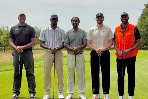 回忆拉满！！2016年骑士夺冠班底高尔夫球场重聚！